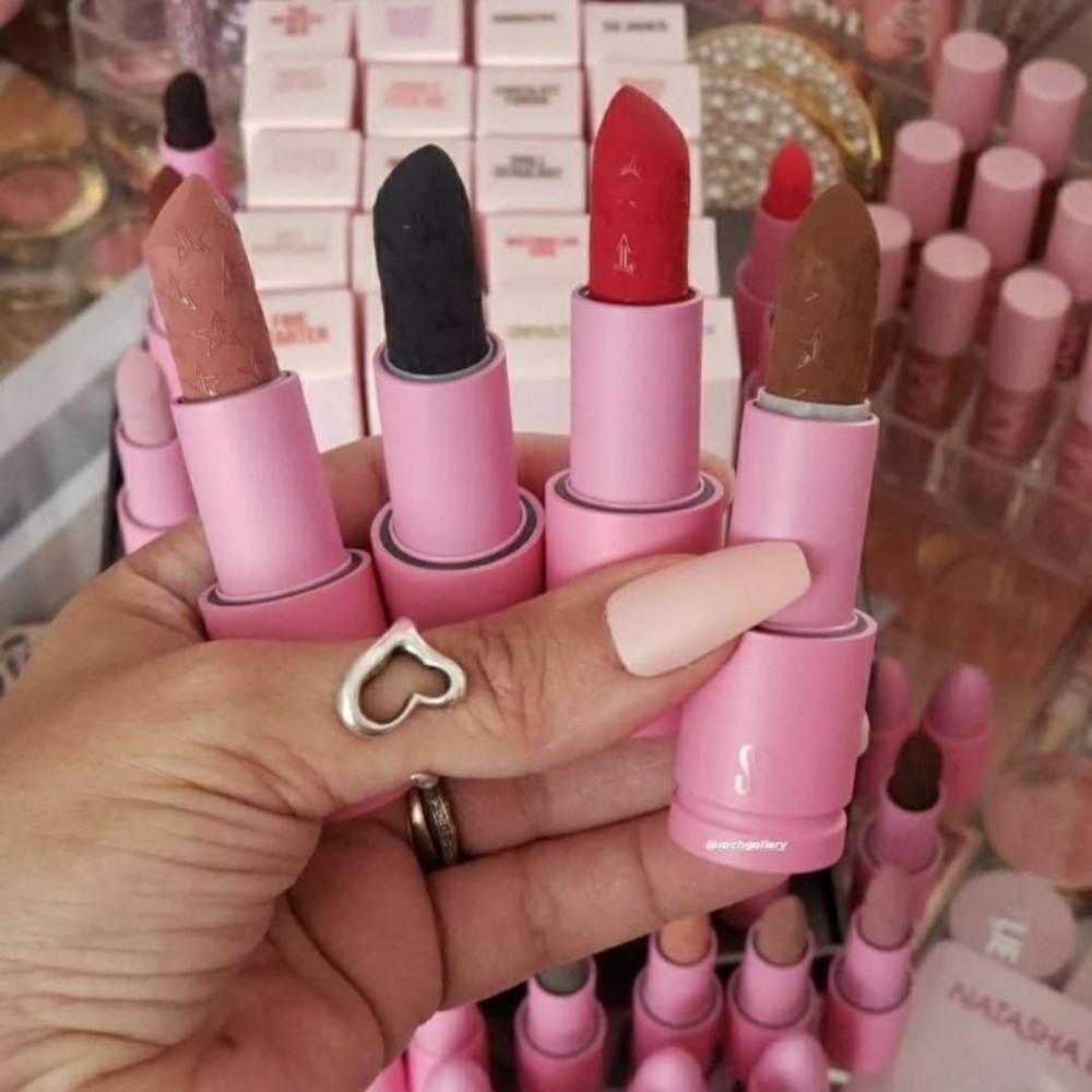 Jeffree Star velvet trap lipstick